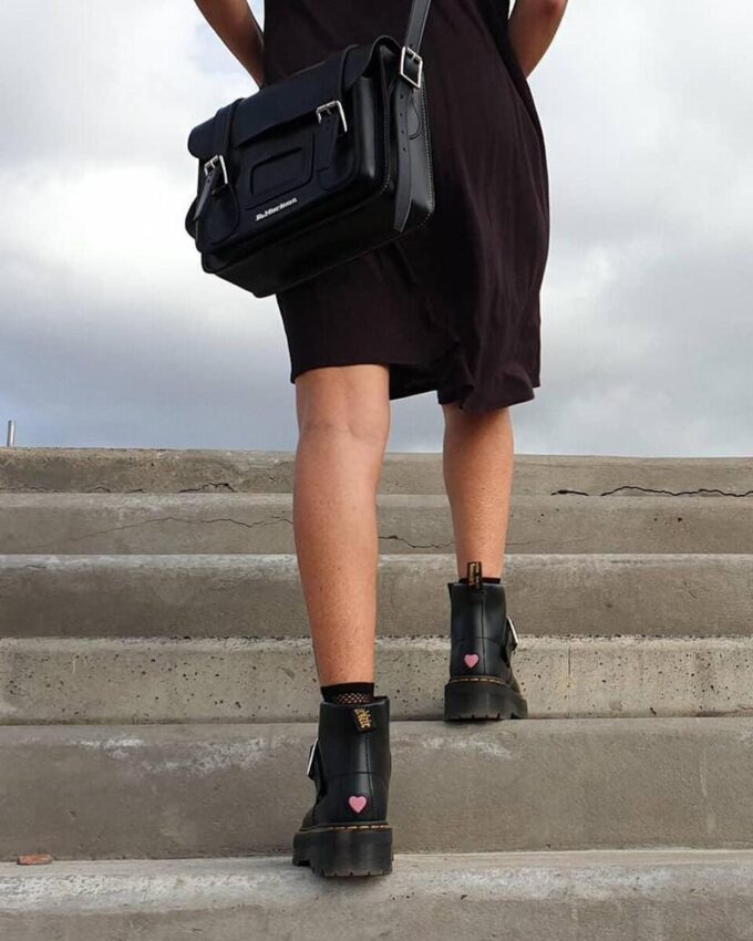 11 inch Leather Messenger Bag 11 inch Leather Messenger Bag