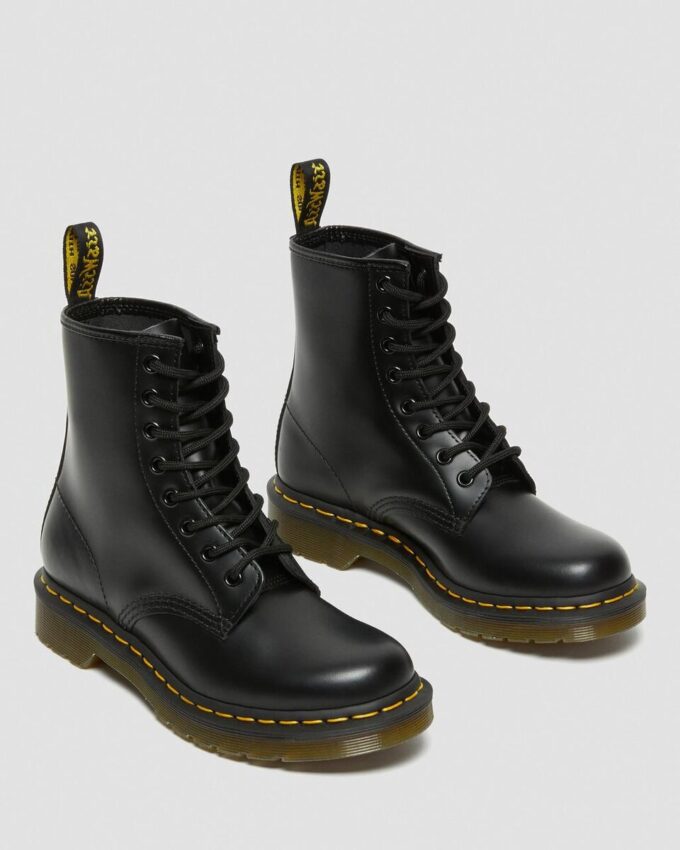1460 WOMEN'S Smooth Leather Lace Up Boots 1460 WOMEN'S Smooth Leather Lace Up Boots