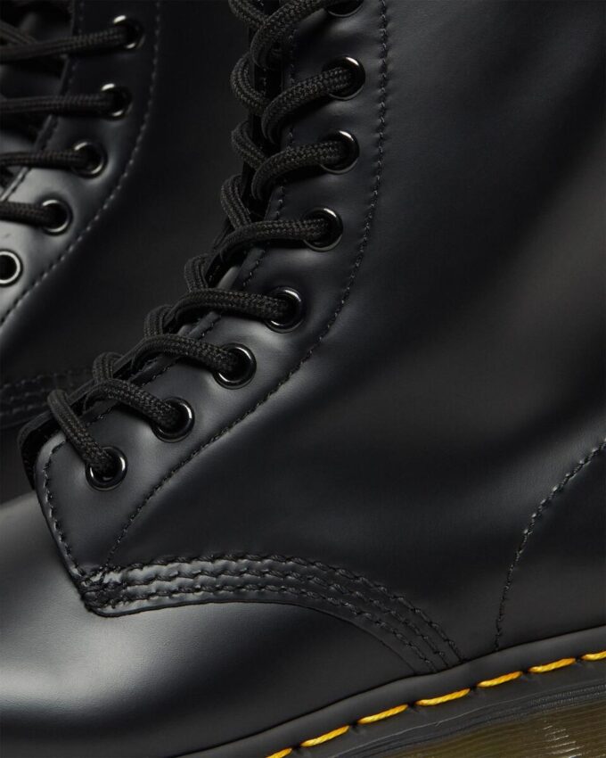 1460 WOMEN'S Smooth Leather Lace Up Boots 1460 WOMEN'S Smooth Leather Lace Up Boots