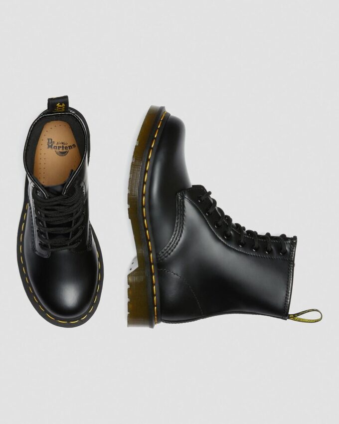 1460 WOMEN'S Smooth Leather Lace Up Boots 1460 WOMEN'S Smooth Leather Lace Up Boots