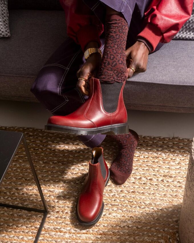 2976 Made In England Classic Calf Leather Chelsea Boots 2976 Made In England Classic Calf Leather Chelsea Boots
